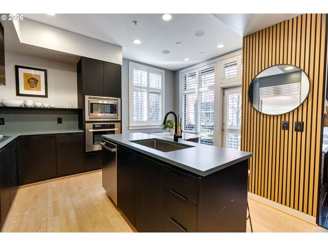 752 Nw 12TH Ave, Portland, OR 97209