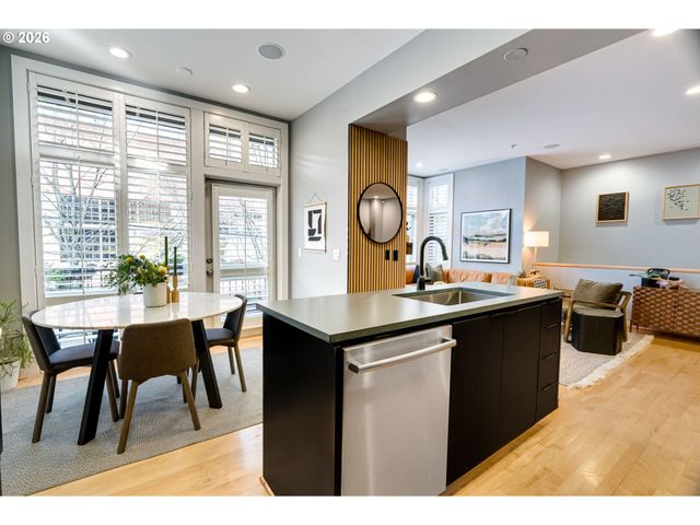 752 Nw 12TH Ave, Portland, OR 97209