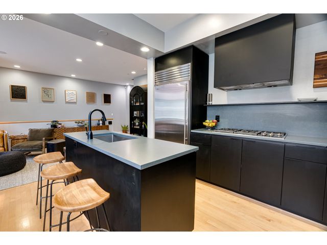 752 Nw 12TH Ave, Portland, OR 97209