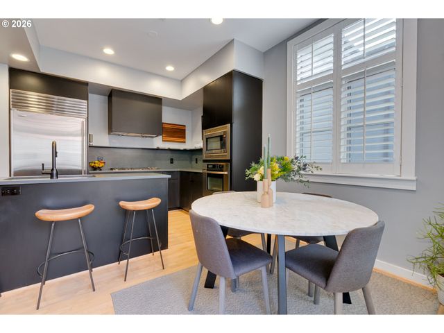 752 Nw 12TH Ave, Portland, OR 97209