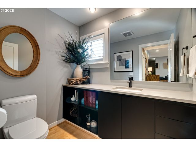 752 Nw 12TH Ave, Portland, OR 97209