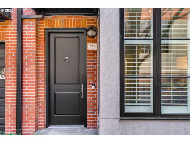 752 Nw 12TH Ave, Portland, OR 97209