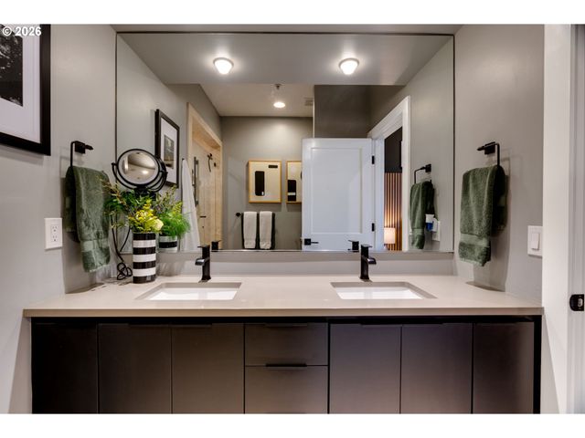 752 Nw 12TH Ave, Portland, OR 97209