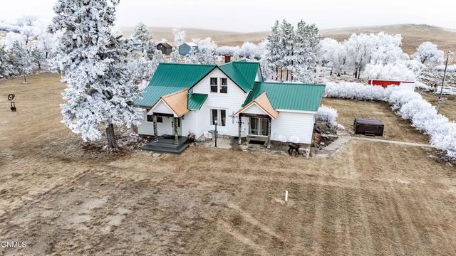 105 7th Street NW, Hettinger, ND 58639 property photo