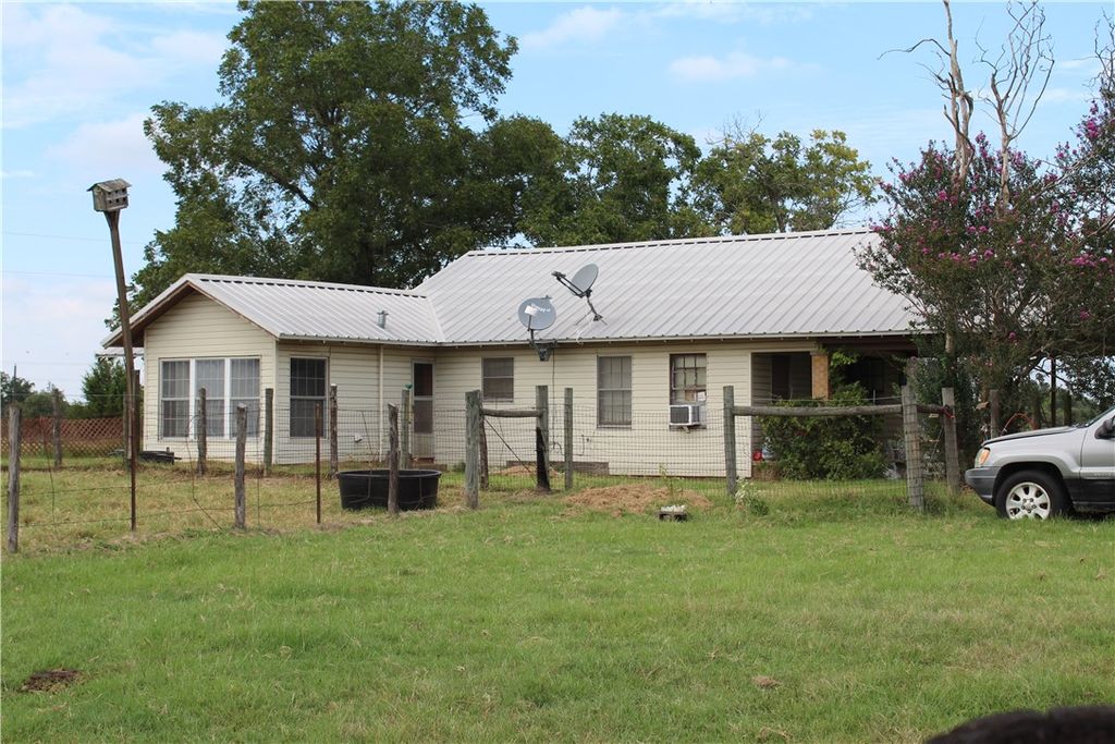 16601 County Road 467, Marquez, TX 77865 — exterior