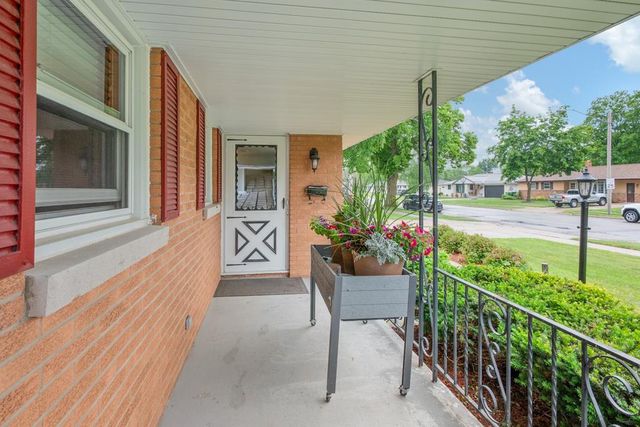 1738 DEBRA LANE, Green Bay, WI 54302