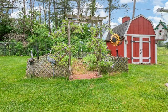 1738 DEBRA LANE, Green Bay, WI 54302