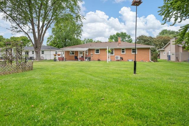 1738 DEBRA LANE, Green Bay, WI 54302