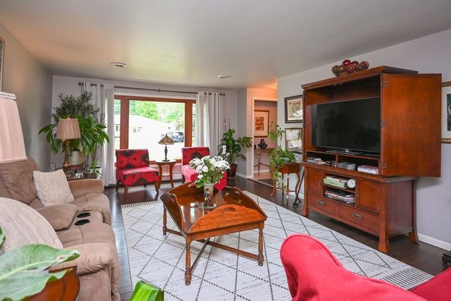 1738 DEBRA LANE, Green Bay, WI 54302
