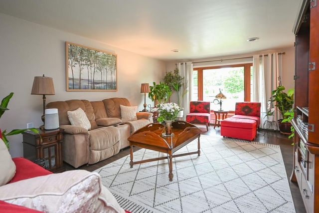1738 DEBRA LANE, Green Bay, WI 54302