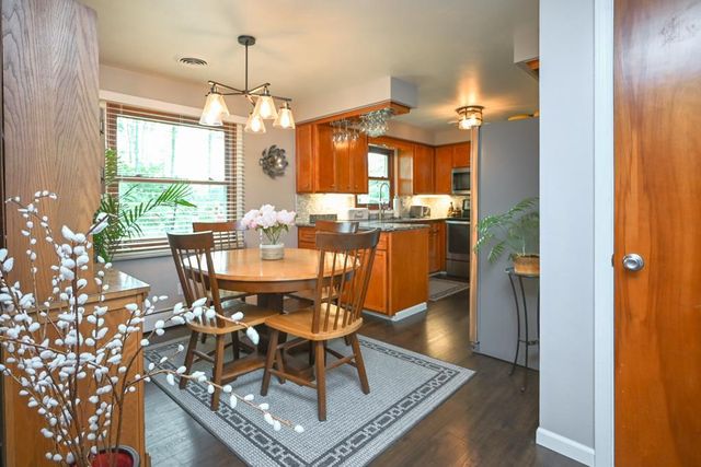 1738 DEBRA LANE, Green Bay, WI 54302
