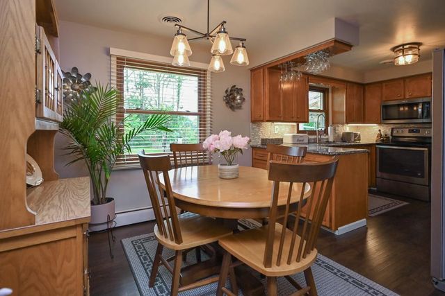 1738 DEBRA LANE, Green Bay, WI 54302