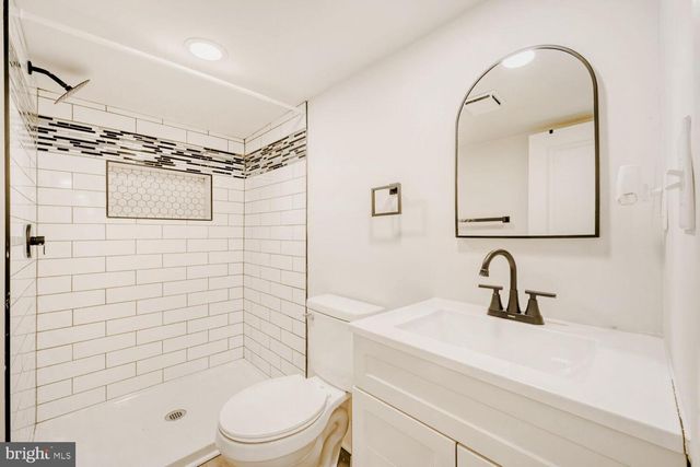 2764 THE ALAMEDA, Baltimore, MD 21218