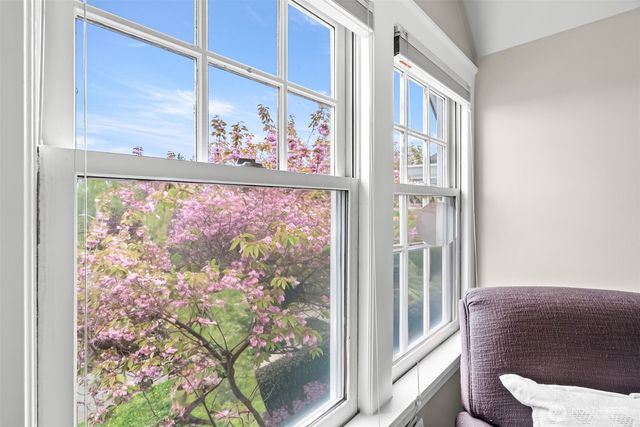 114 Queen Anne Drive, Seattle, WA 98109