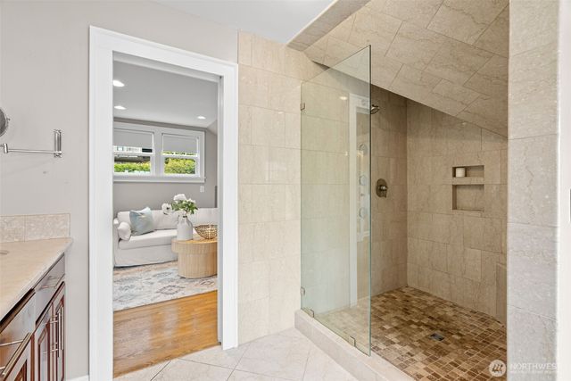 114 Queen Anne Drive, Seattle, WA 98109