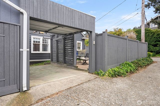 114 Queen Anne Drive, Seattle, WA 98109