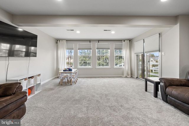 256 S SAVANNA DR, Pottstown, PA 19465