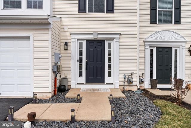 256 S SAVANNA DR, Pottstown, PA 19465