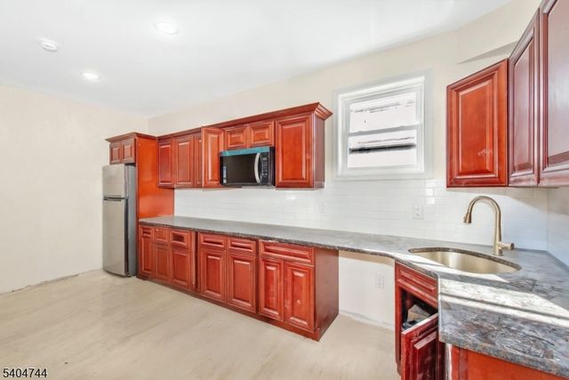 39 Ellis Ave, Irvington Twp., NJ 07111