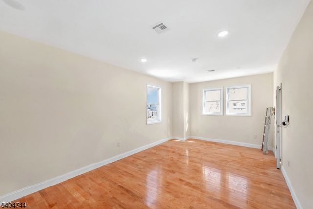 39 Ellis Ave, Irvington Twp., NJ 07111