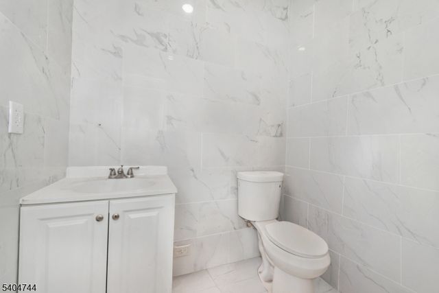 39 Ellis Ave, Irvington Twp., NJ 07111