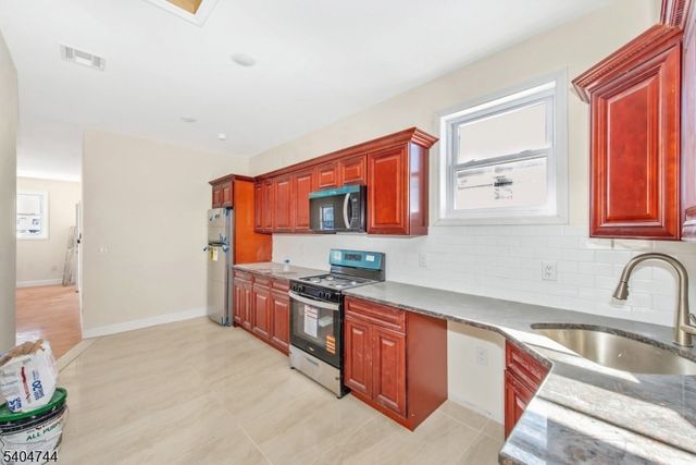 39 Ellis Ave, Irvington Twp., NJ 07111