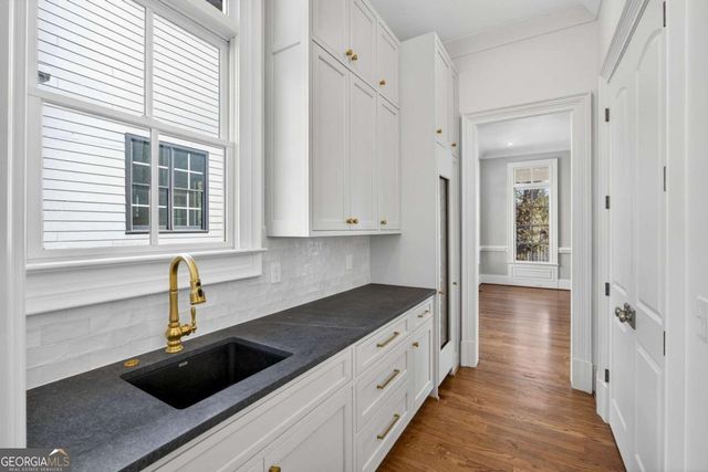 2147 Cooper Lake Road SE, Smyrna, GA 30080