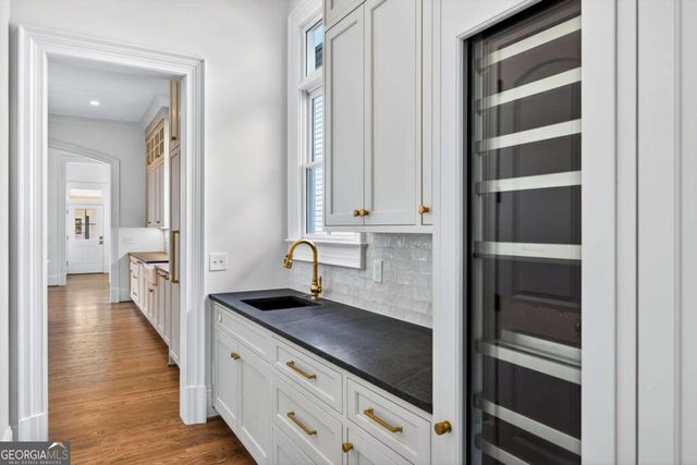 2147 Cooper Lake Road SE, Smyrna, GA 30080