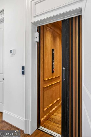 2147 Cooper Lake Road SE, Smyrna, GA 30080