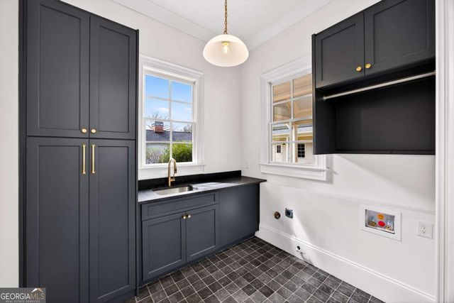 2147 Cooper Lake Road SE, Smyrna, GA 30080