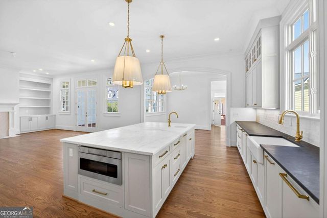 2147 Cooper Lake Road SE, Smyrna, GA 30080