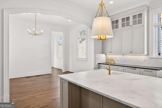 2147 Cooper Lake Road SE, Smyrna, GA 30080