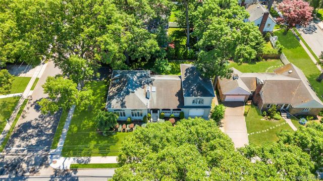 252 Cornwell Avenue, Malverne, NY 11565