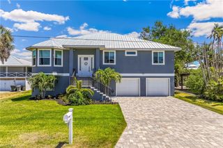5809 Lauder ST, Fort Myers Beach, FL 33931