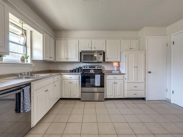 222 Shadybrook Place, Midwest City, OK 73110