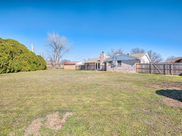 222 Shadybrook Place, Midwest City, OK 73110
