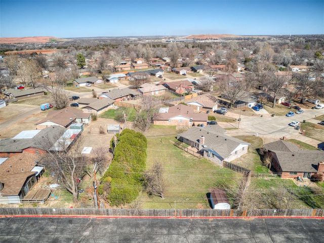 222 Shadybrook Place, Midwest City, OK 73110