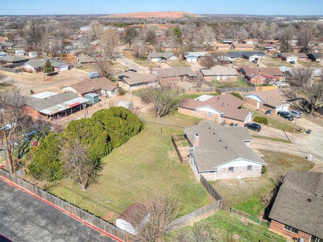 222 Shadybrook Place, Midwest City, OK 73110
