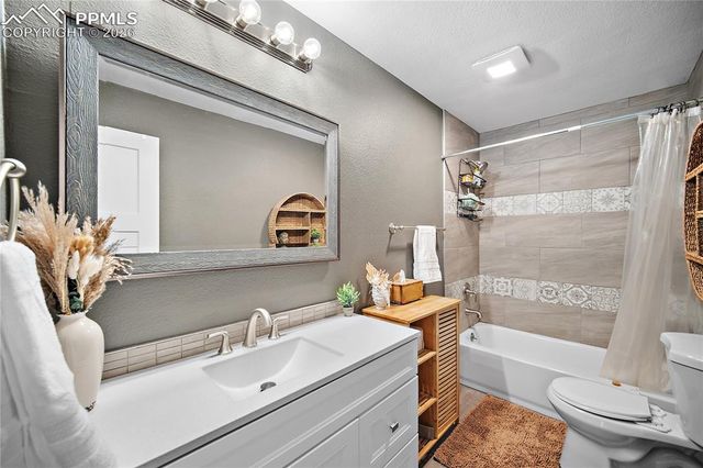 2633 E Bijou Street, Colorado Springs, CO 80909
