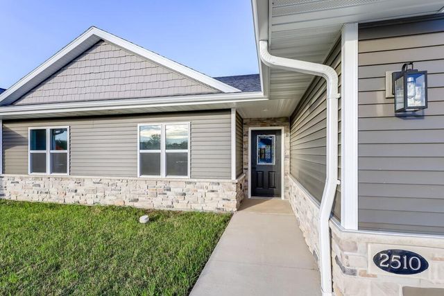 2510 Stoney Brook COURT, Manitowoc, WI 54220