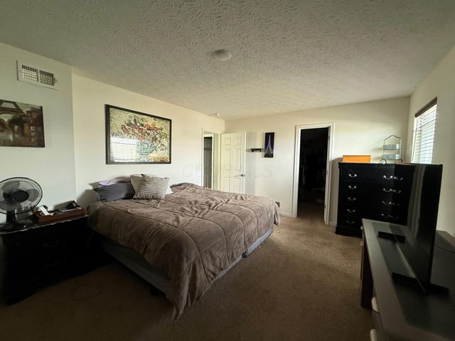 5218 Linton Street, Ashville, OH 43103