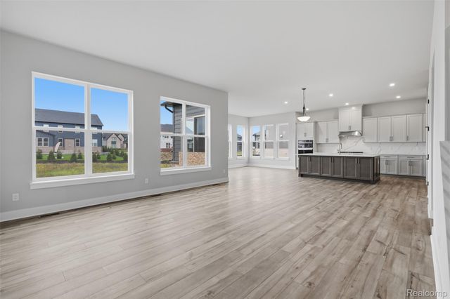 2417 Provencal Drive, Commerce Charter Township, MI 48382