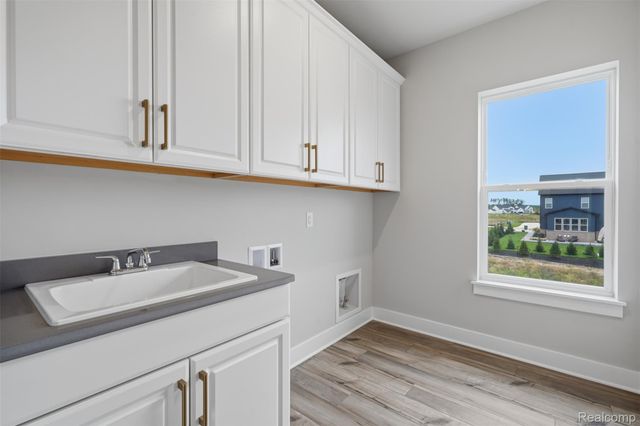 2417 Provencal Drive, Commerce Charter Township, MI 48382