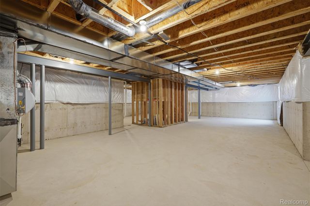 2417 Provencal Drive, Commerce Charter Township, MI 48382