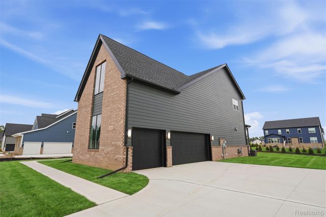 2417 Provencal Drive, Commerce Charter Township, MI 48382