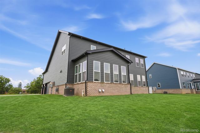 2417 Provencal Drive, Commerce Charter Township, MI 48382