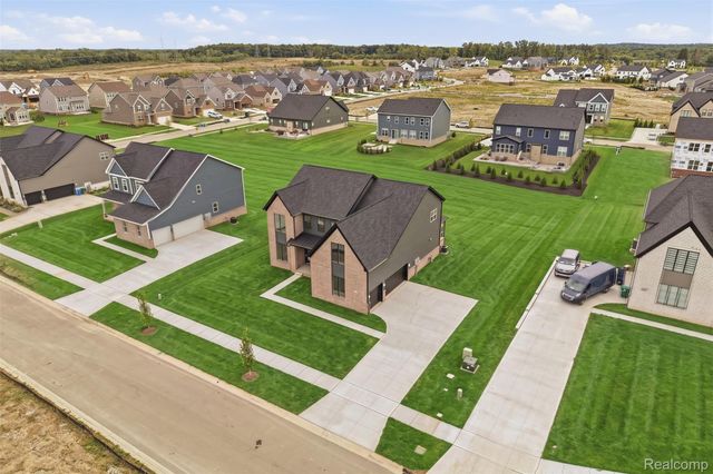 2417 Provencal Drive, Commerce Charter Township, MI 48382
