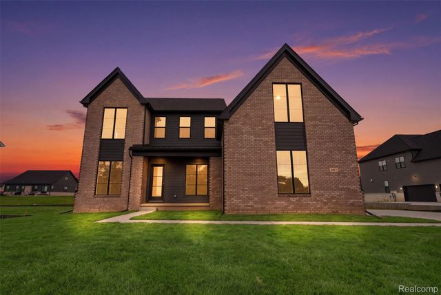 2417 Provencal Drive, Commerce Charter Township, MI 48382