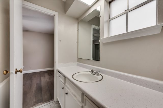 926 Hampshire Street, Grand Prairie, TX 75050