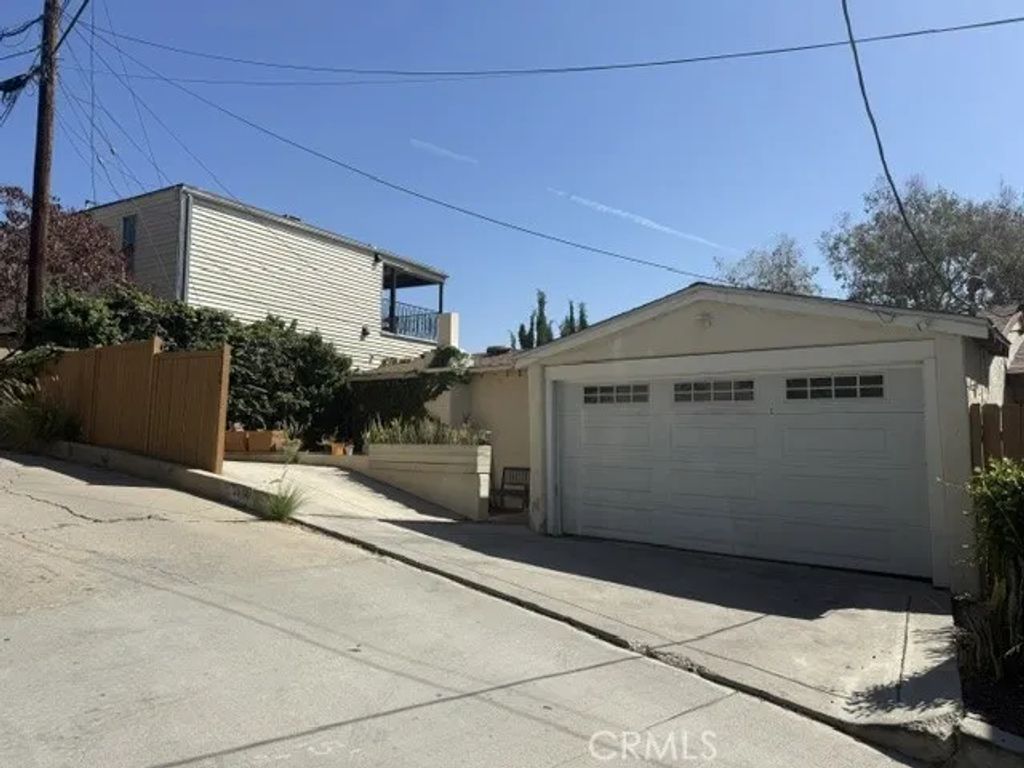 2366 Lyric, Los Angeles, CA 90027